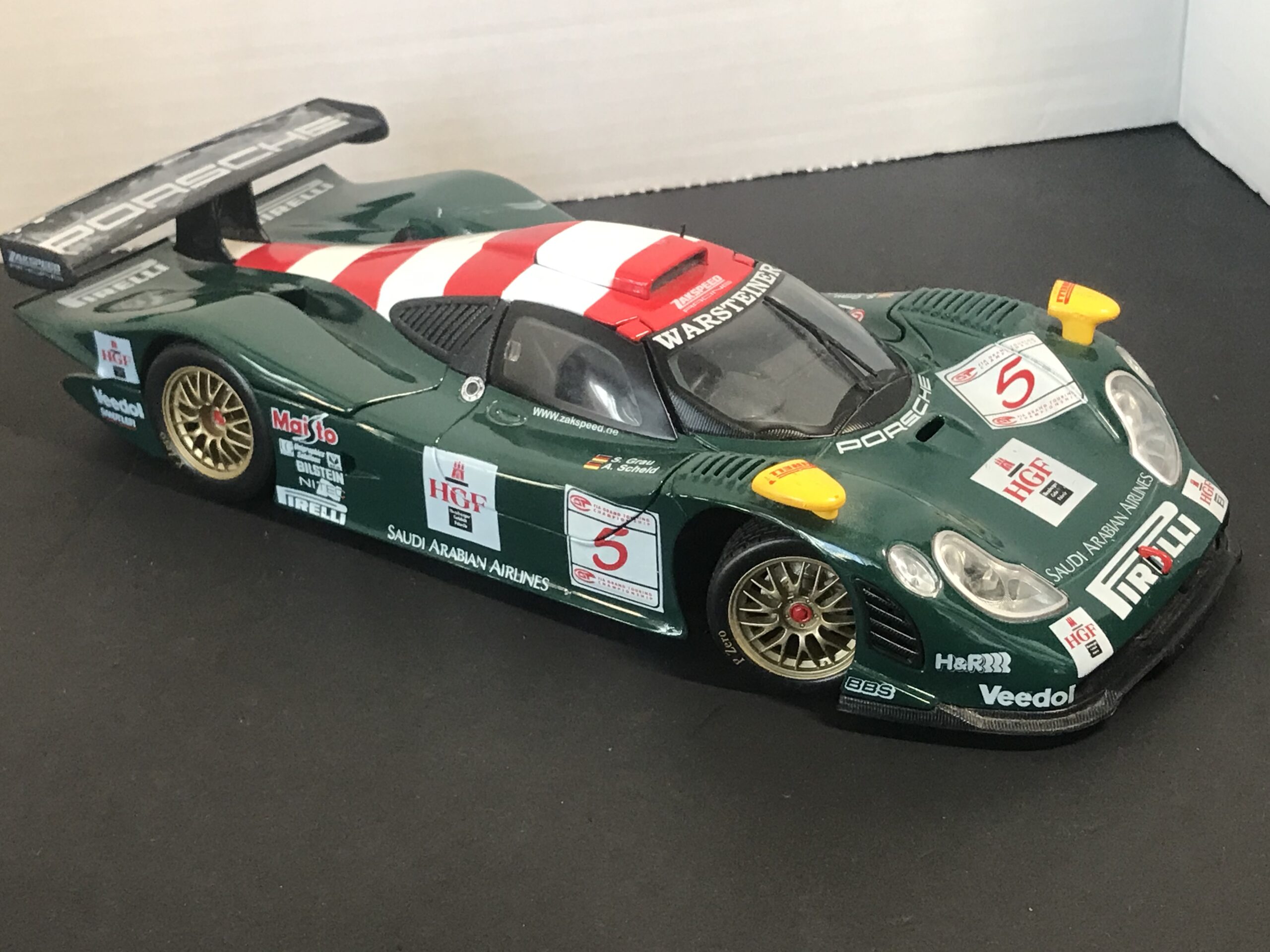 EF1F086D-11B4-4714-8364-B312F4051E3F